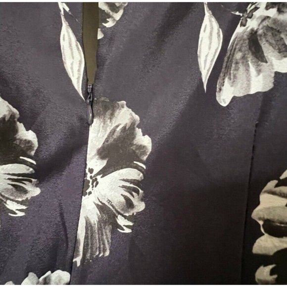Vince Camuto Crepe de China A-Line Dress Bell Sleeve Floral Navy Blue‎ Size 4 - Picture 8 of 10